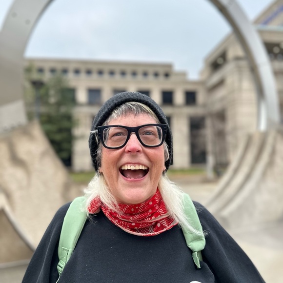 Meet your Posher, Andrea - Picture 8 of 9